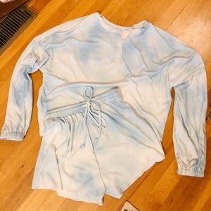 Blue/white tie dye lounge set!